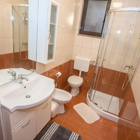 Ivan 2 Apartment Funtana