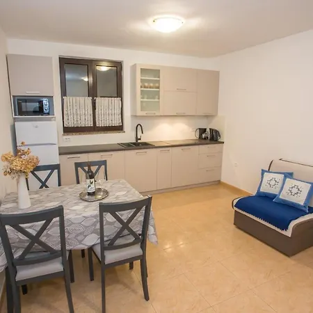 Apartment Ivan 2 *