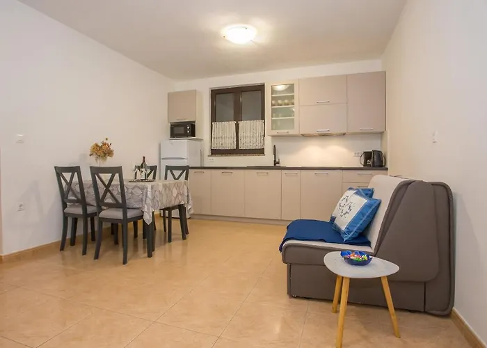 Ivan 2 Apartamento *